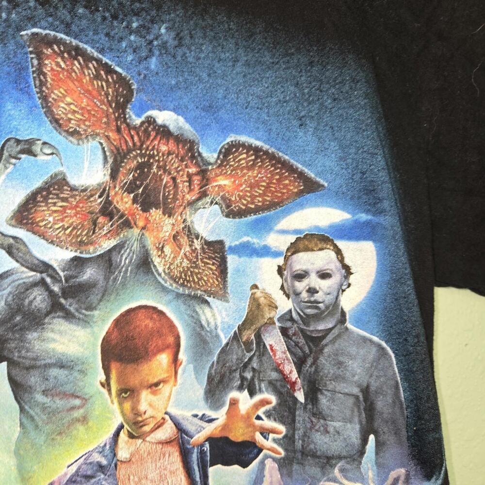Halloween Horror Nights 2018 Black Xs T-Shirt Medium Poltergeist Michael Myers View 6